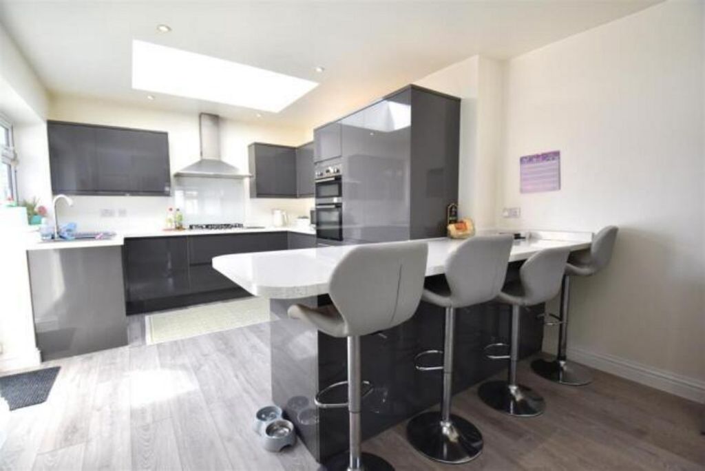 Property photo 2 of 3