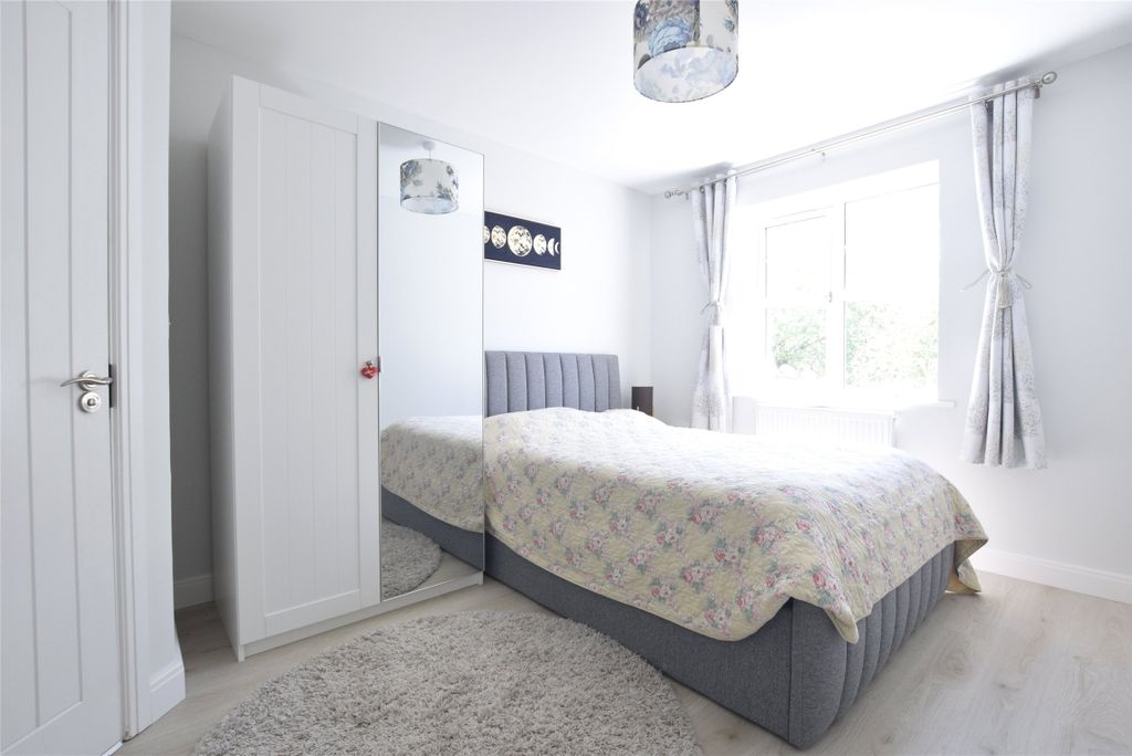 Property photo 2 of 17 Bedroom 1