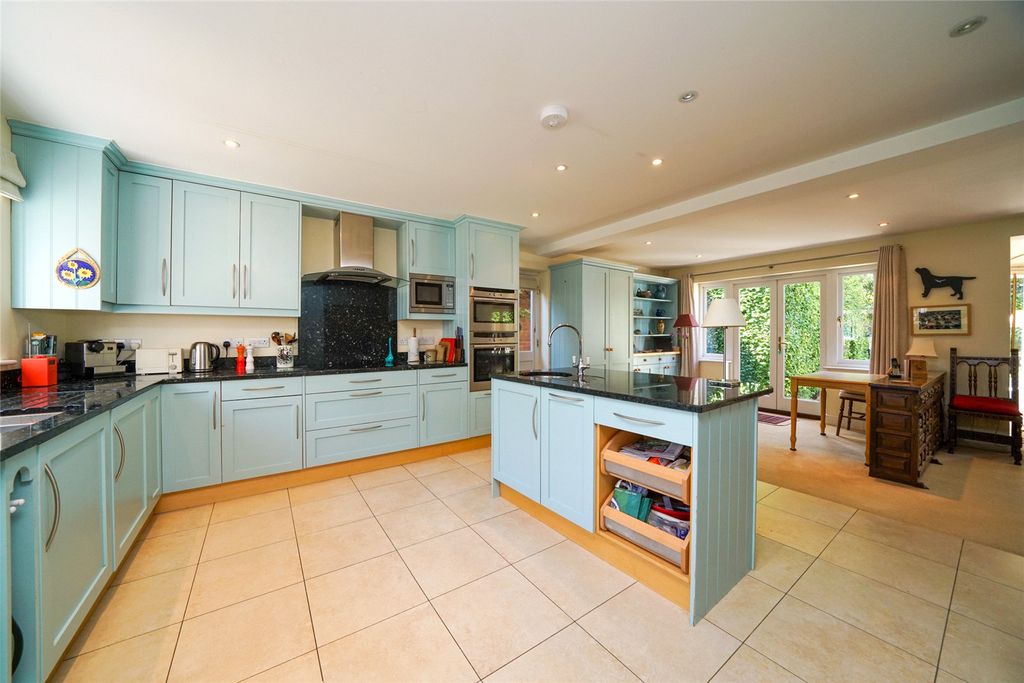 Property photo 2 of 19 Picture No. 13