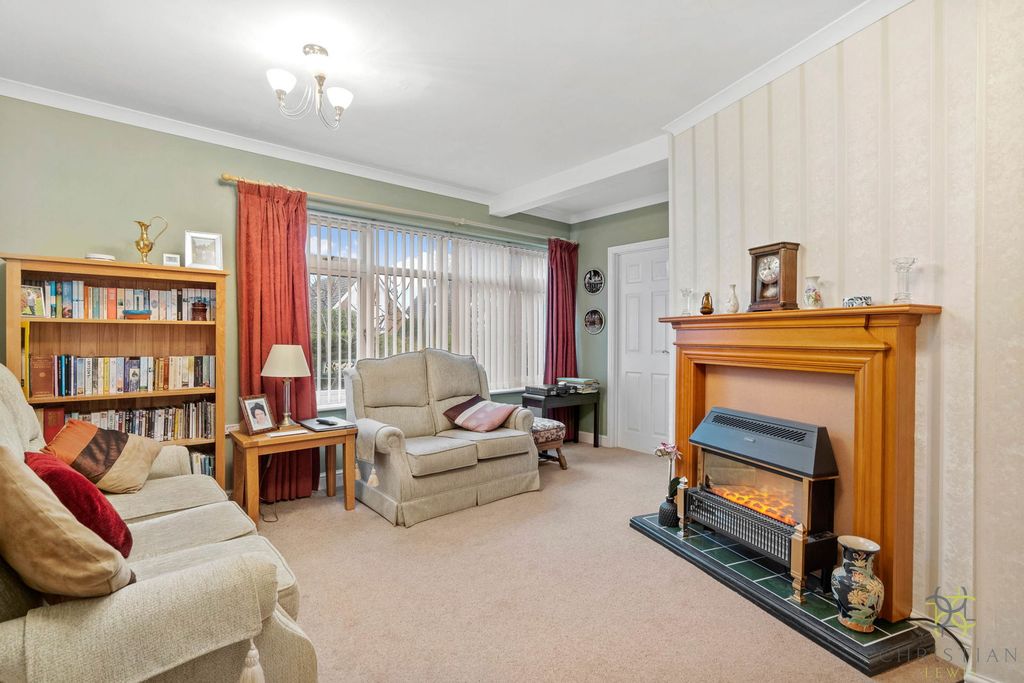 Property photo 3 of 14