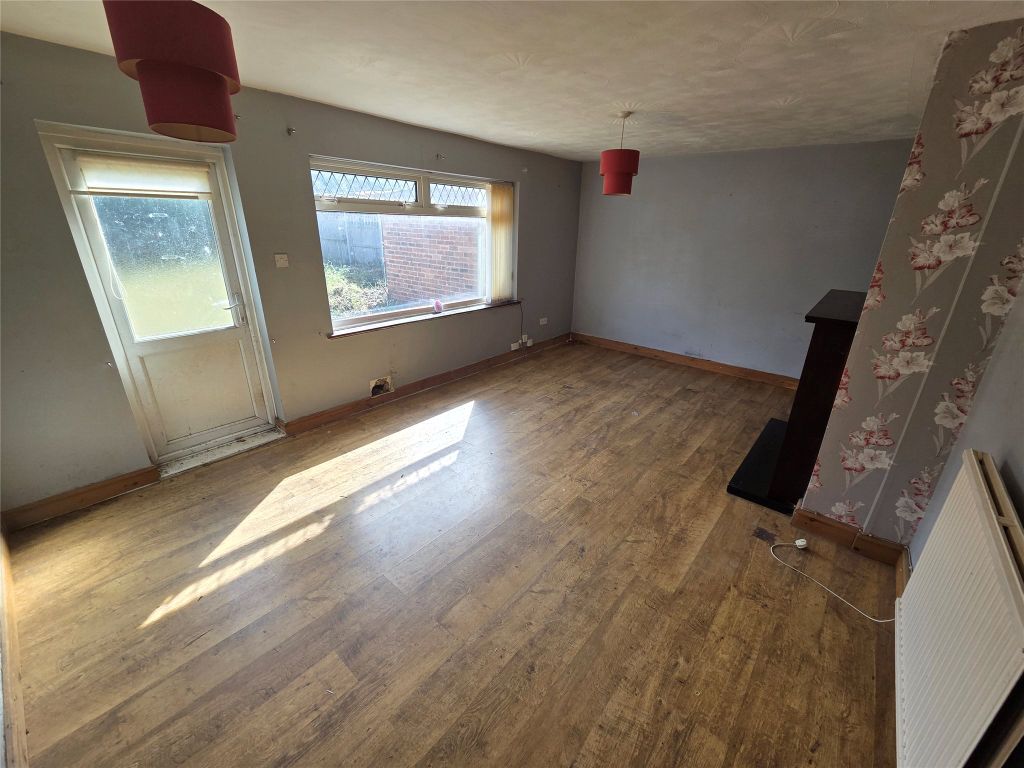 Property photo 2 of 16 Lounge