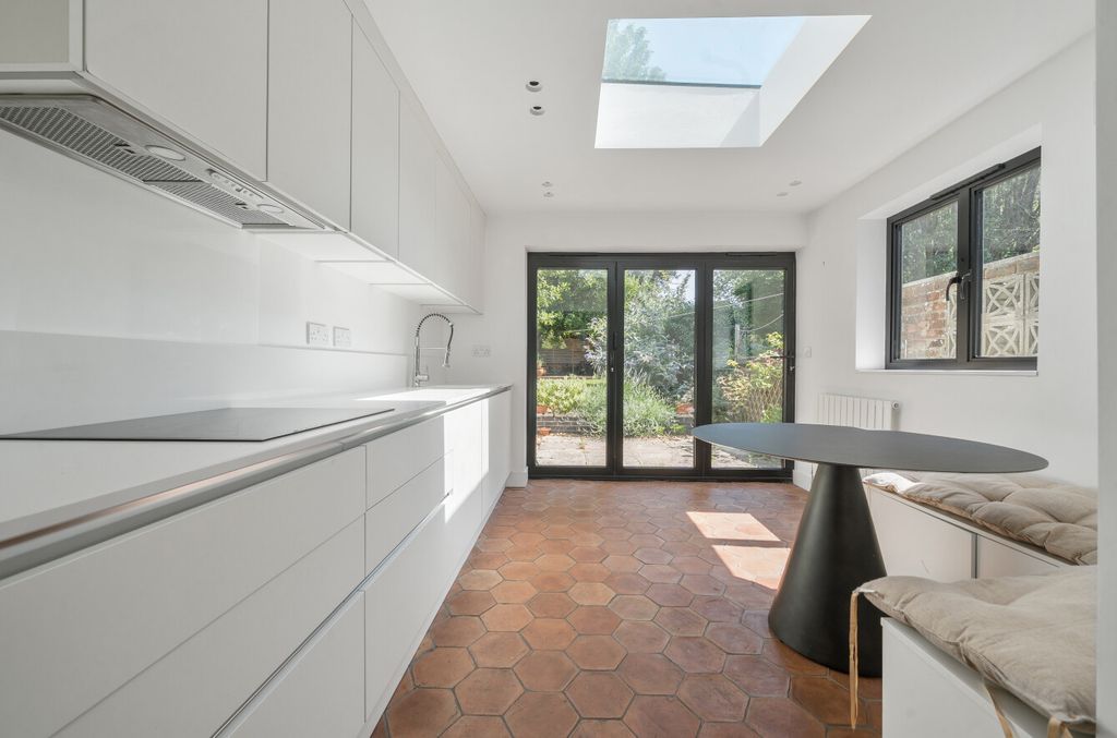 Property photo 2 of 19 1483117-14-6A3d0d...