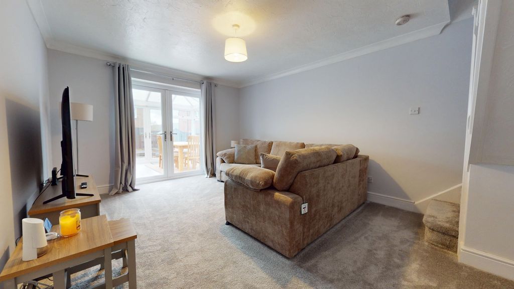 Property photo 3 of 13 4864274