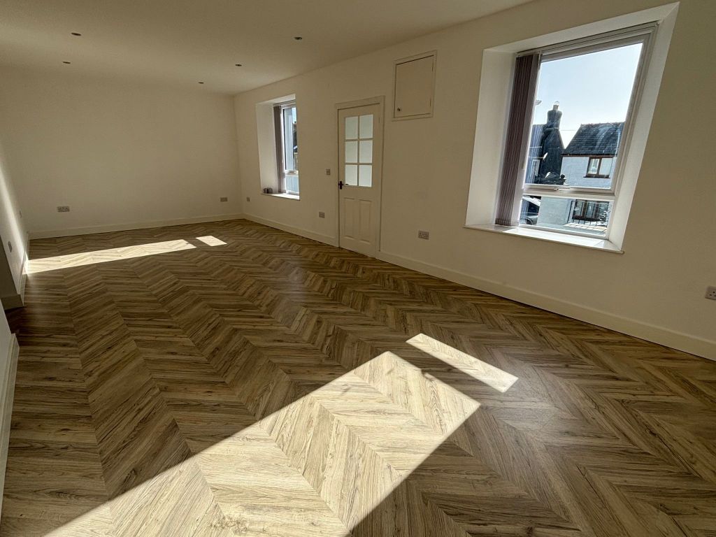 Property photo 3 of 37 Picture No. 06