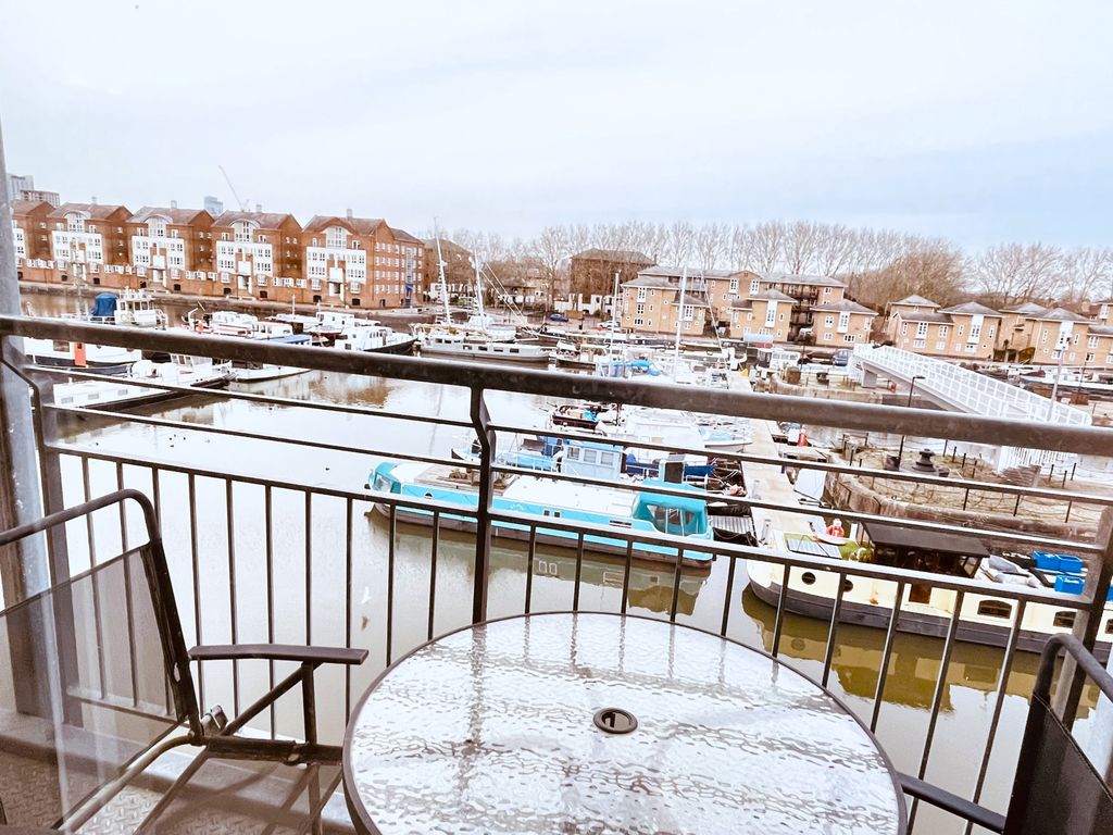 Property photo 3 of 12 Balcony