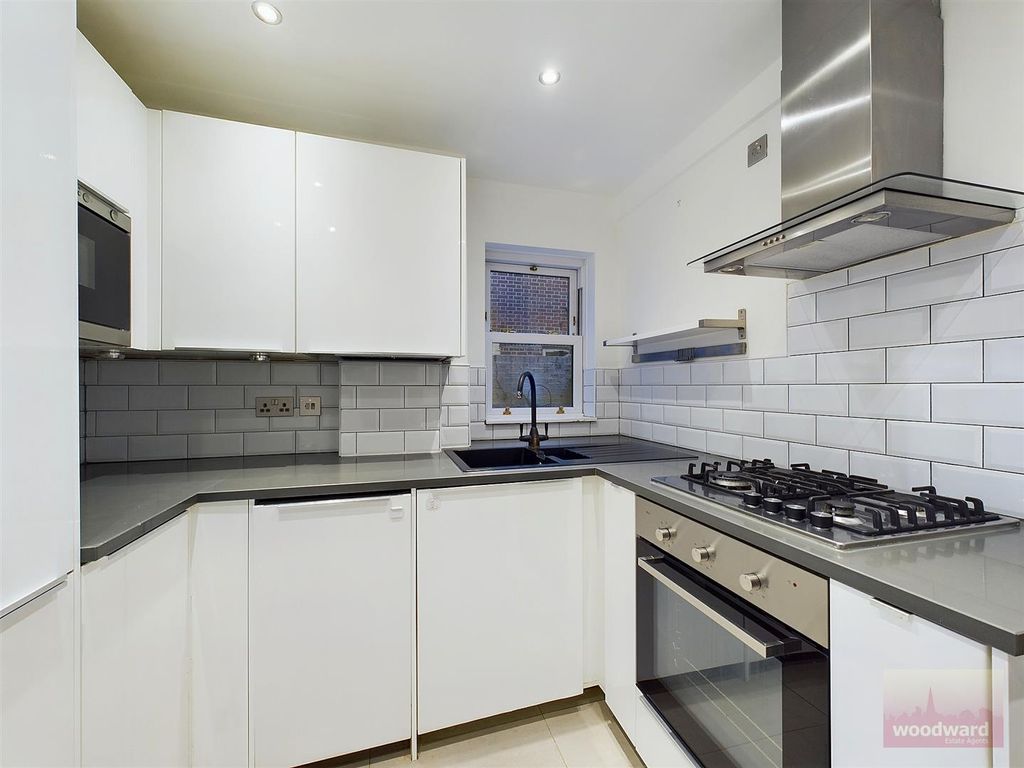 Property photo 2 of 14 Cam01320G0-Pr0138-Still010.Jpg