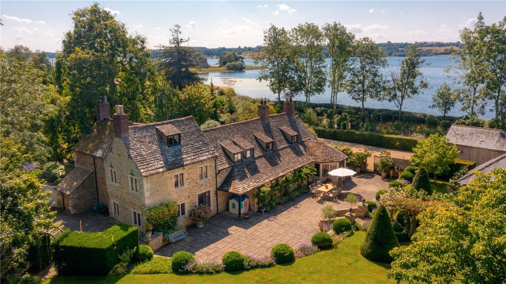 Property photo 2 of 26 Rutland Water Shore