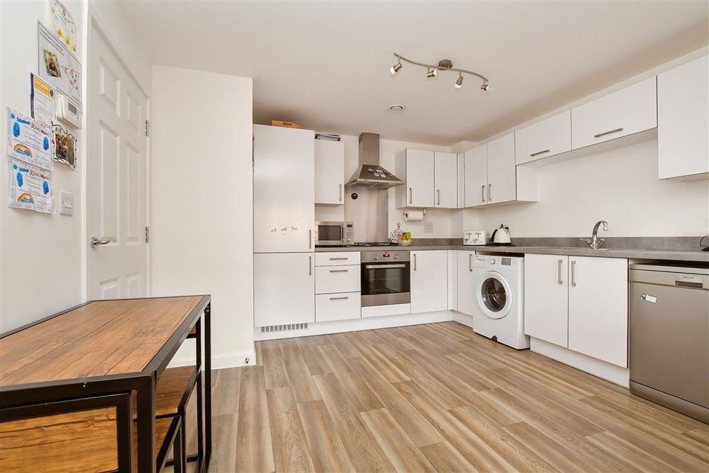 Property photo 3 of 10 Kitchen/Living Room