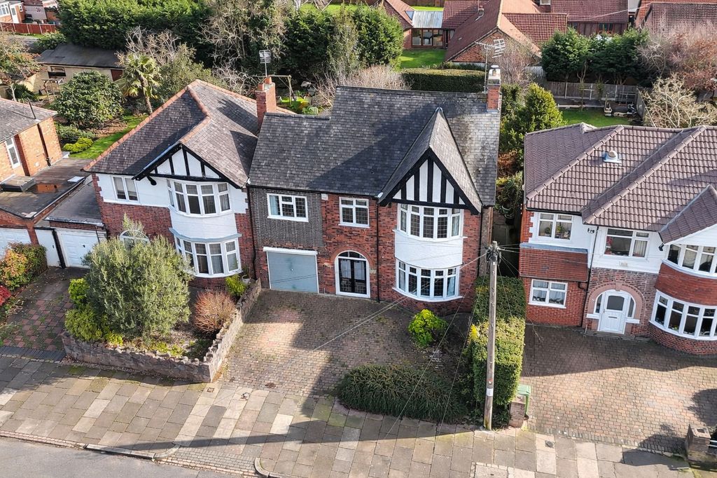 Property photo 2 of 31 Front