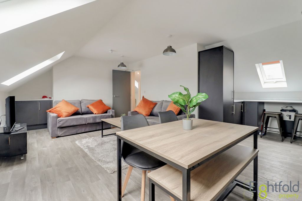 Property photo 2 of 16 Kitchen/Dining/Living Room