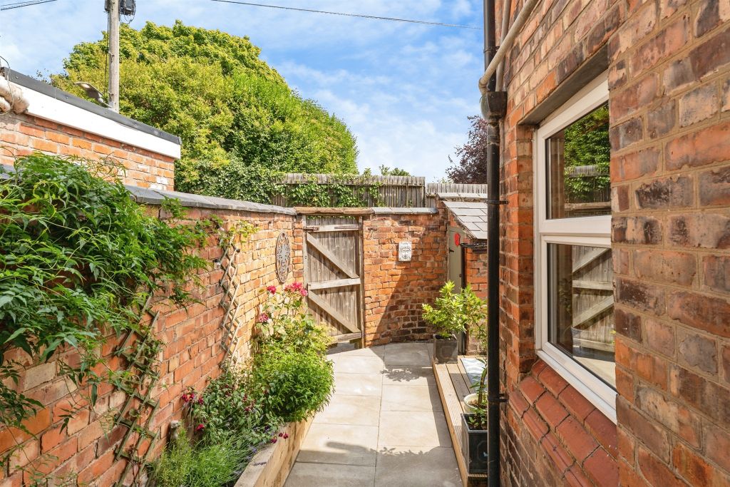 Property photo 3 of 22