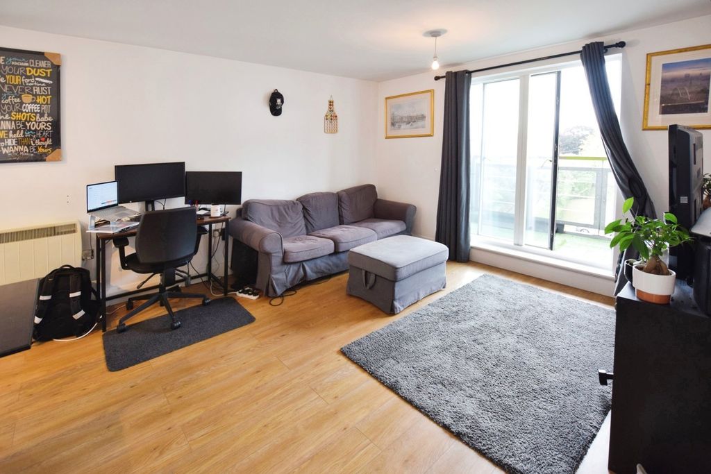 Property photo 3 of 12 Picture No. 14