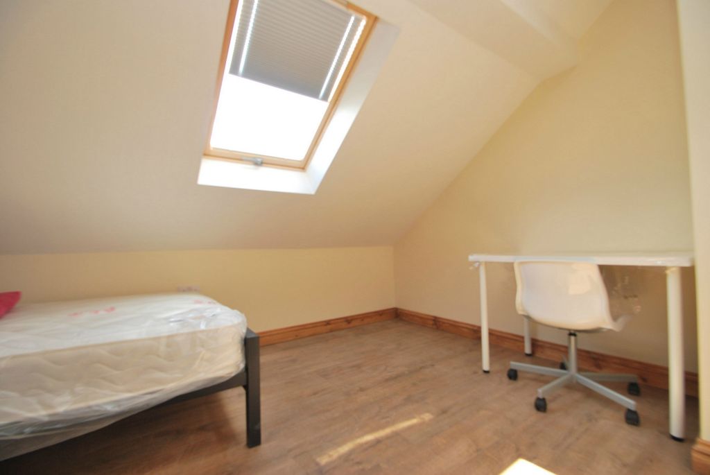 Property photo 3 of 9 Photo 1