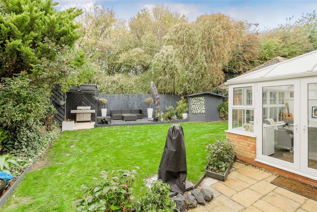 Property photo 2 of 19 Rear Garden