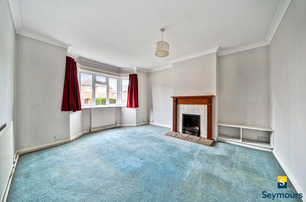 Property photo 2 of 23 Living Room