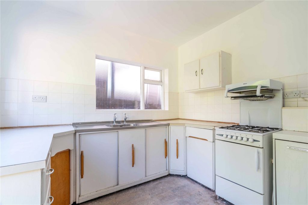 Property photo 3 of 15 Kitchen