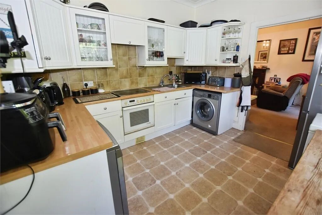 Property photo 3 of 11 Image 4