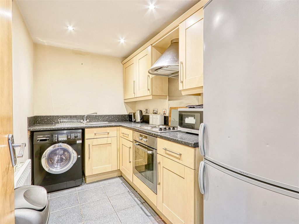 Property photo 2 of 9 Kitchen