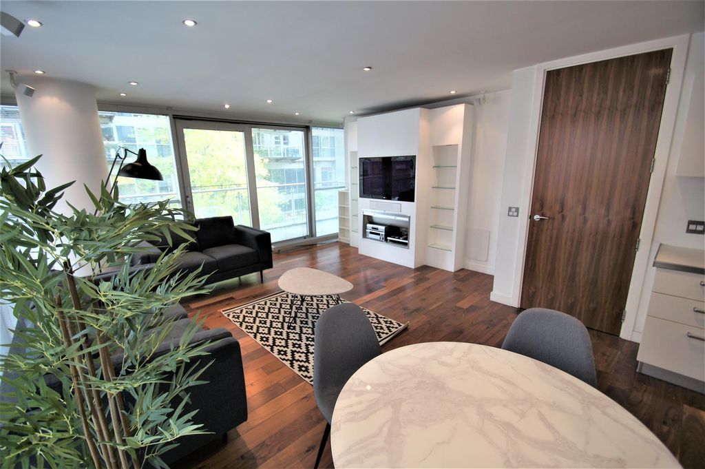 Property photo 1 of 34