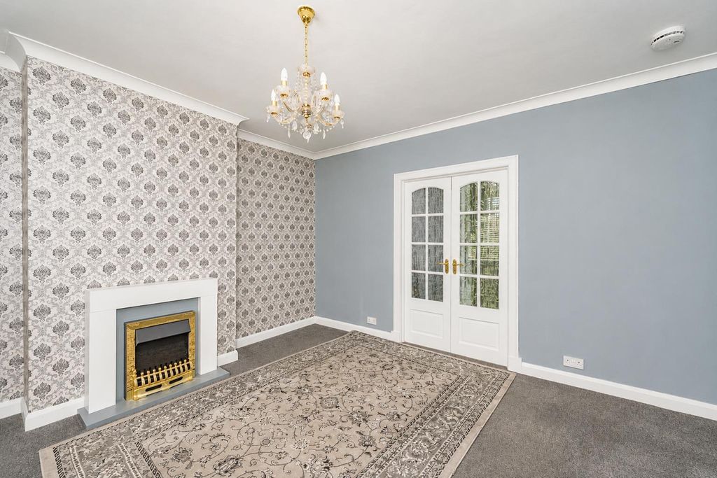 Property photo 3 of 22 45 Blacklock Crescent Dundee-3.Jpg