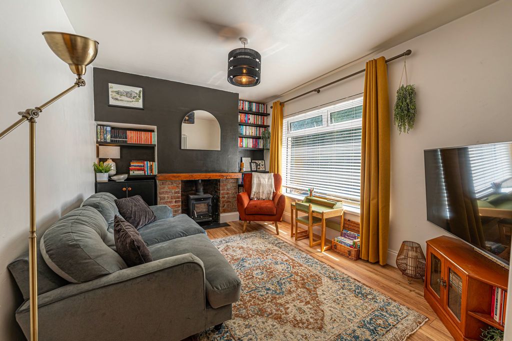 Property photo 2 of 45