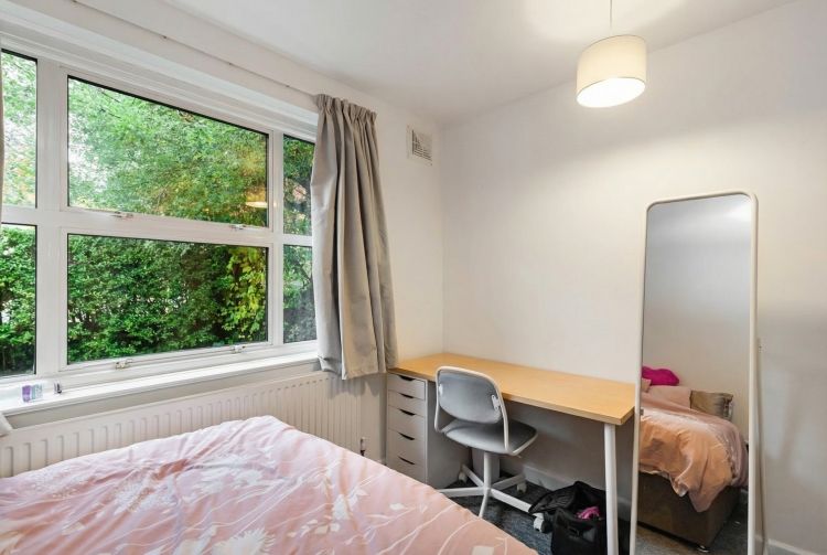 Property photo 2 of 17 320016