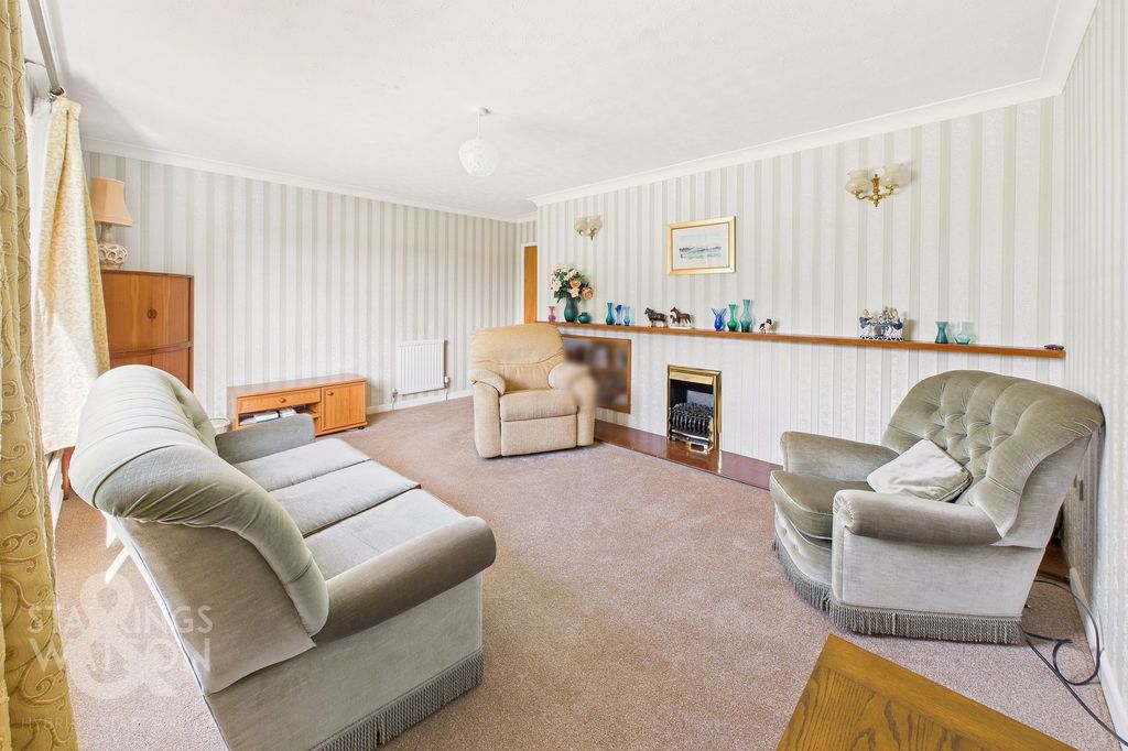 Property photo 2 of 27