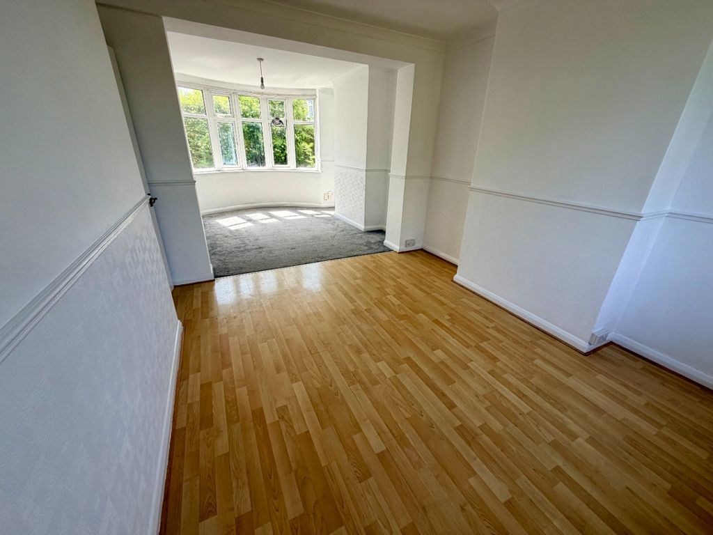 Property photo 2 of 11 5246322