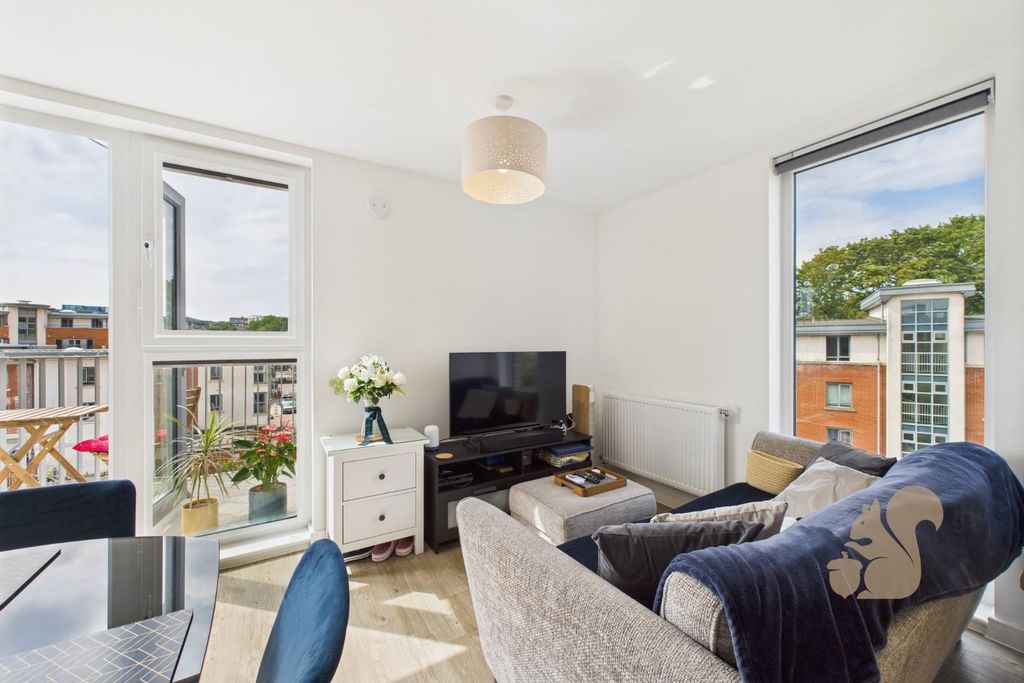 Property photo 3 of 22 Cam05287G0-Pr0129-Still018.Jpg