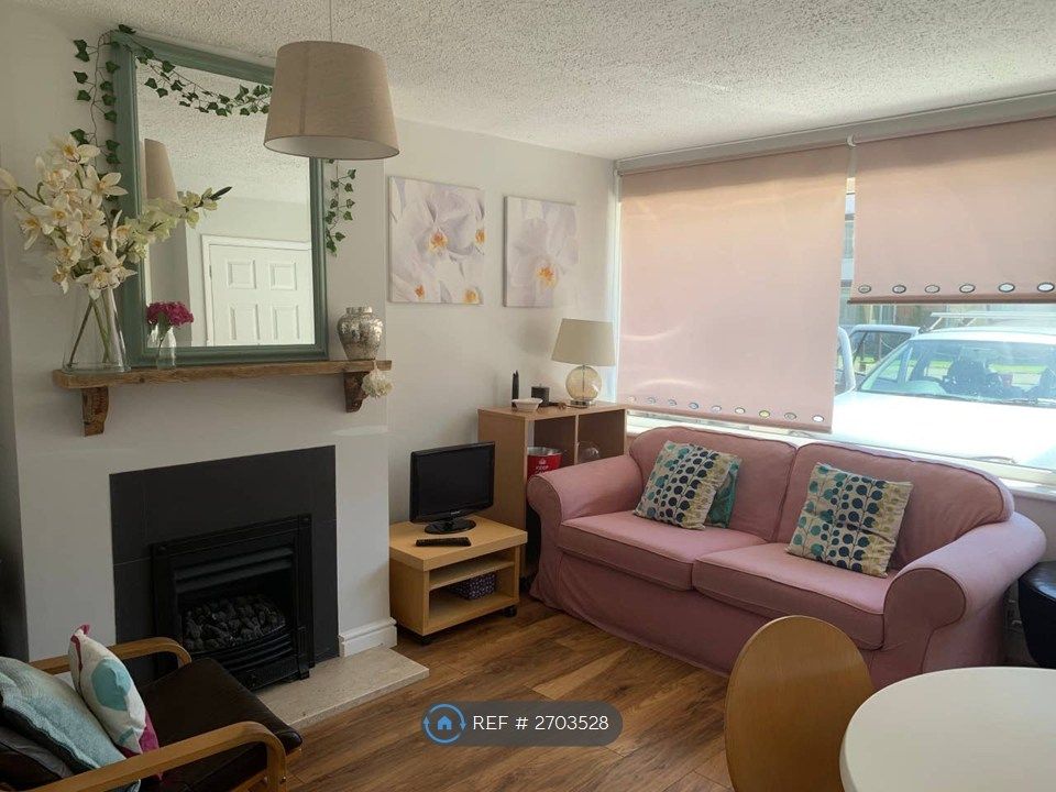 Property photo 1 of 11 Lounge