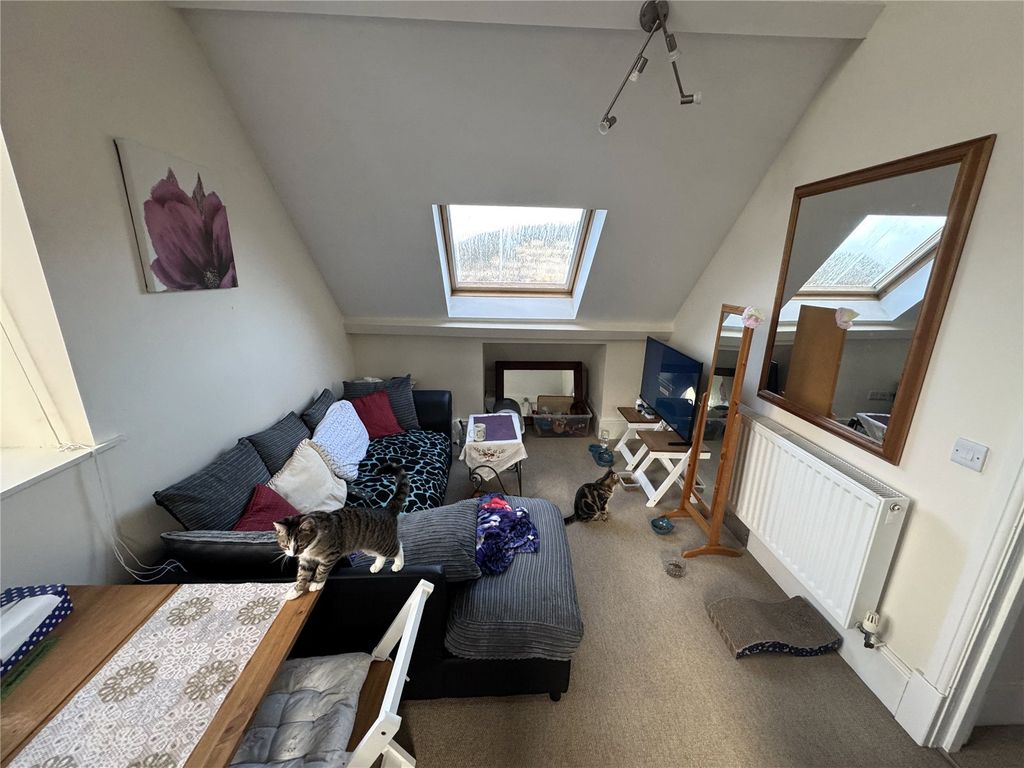 Property photo 2 of 7 Picture No. 04