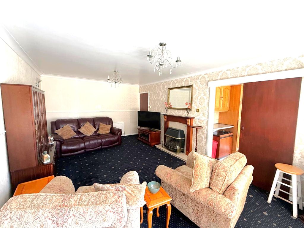 Property photo 3 of 11 Photo 3