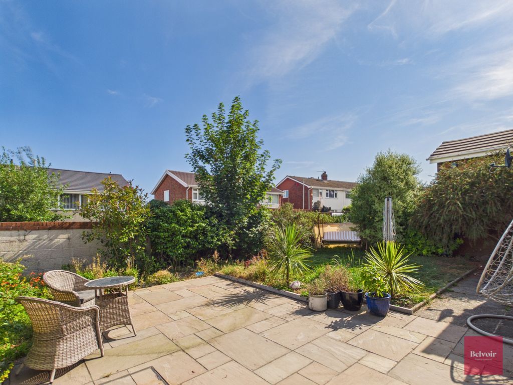 Property photo 2 of 32