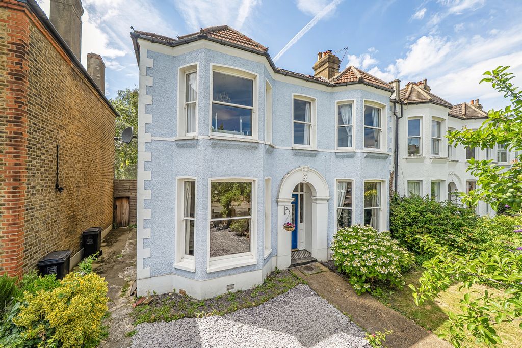 Property photo 1 of 20 1478392-17-6A3158...