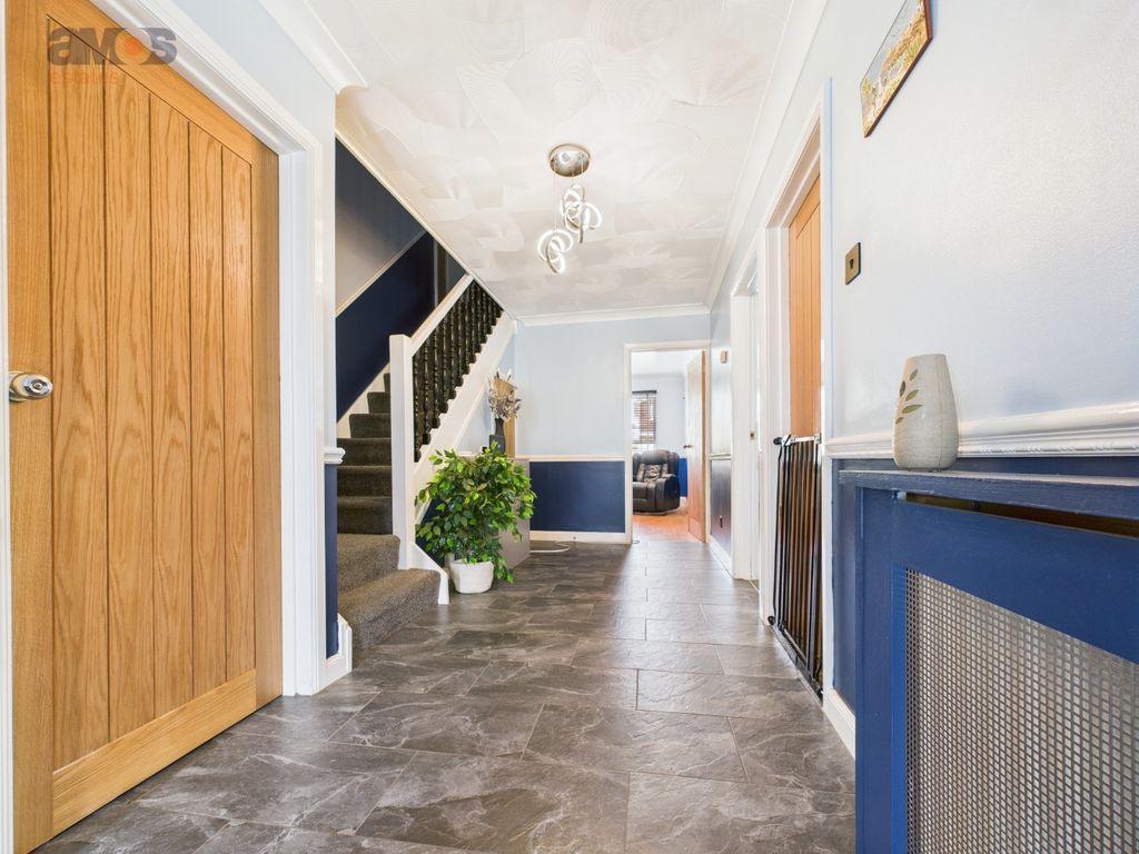 Property photo 3 of 18 4345895