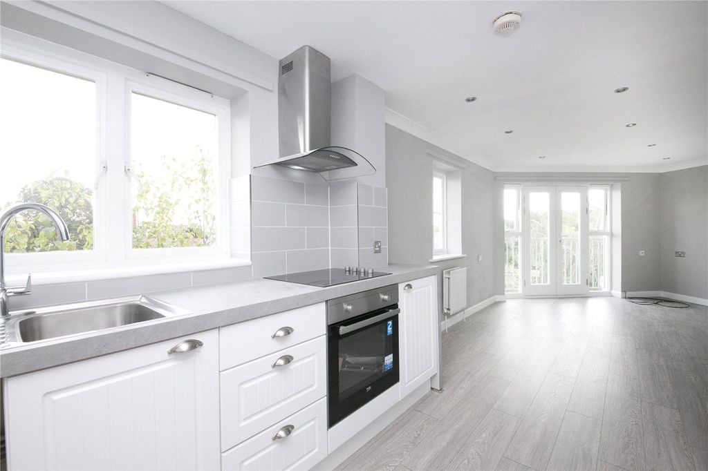 Property photo 2 of 12 Reception/Kitchen