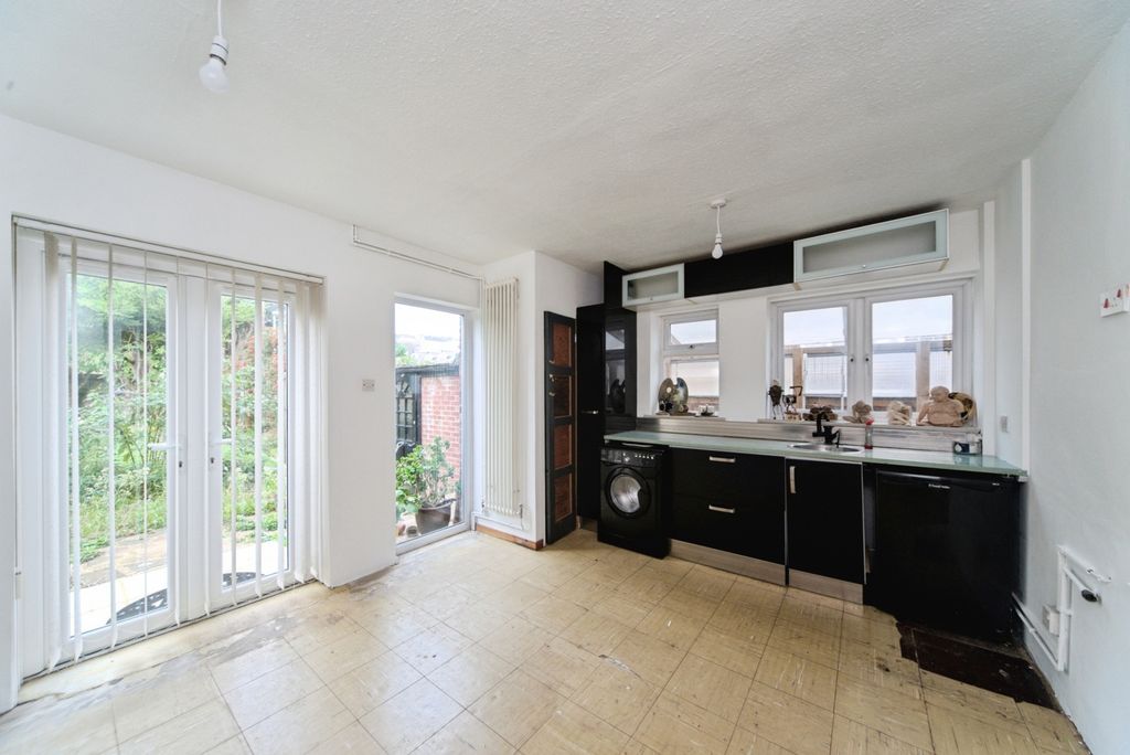 Property photo 2 of 13 Photo