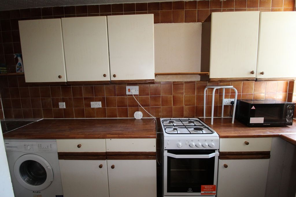 Property photo 2 of 8 4644.Jpg