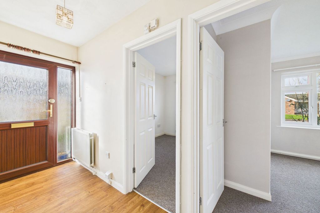 Property photo 2 of 20