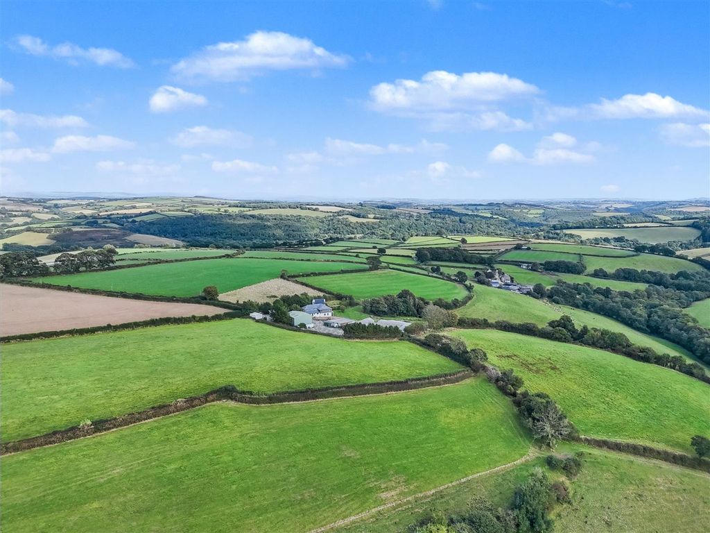 Property photo 3 of 39 Upham Farm