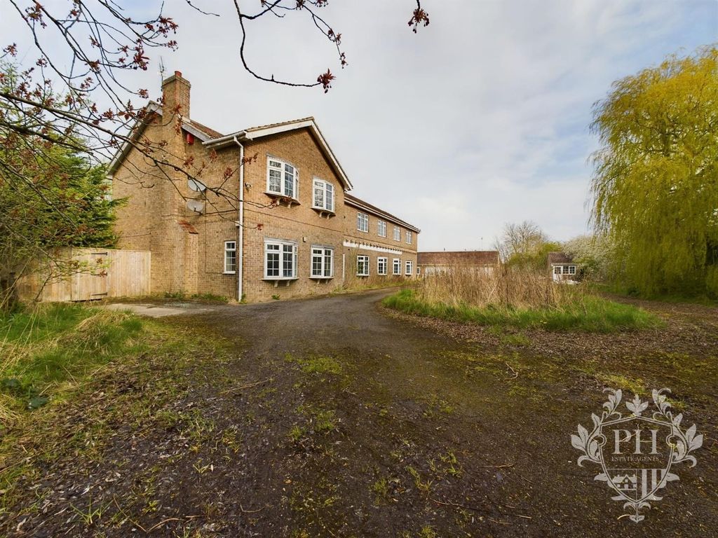 Property photo 1 of 42 Cam01415G0-Pr0061-Still001.Jpg