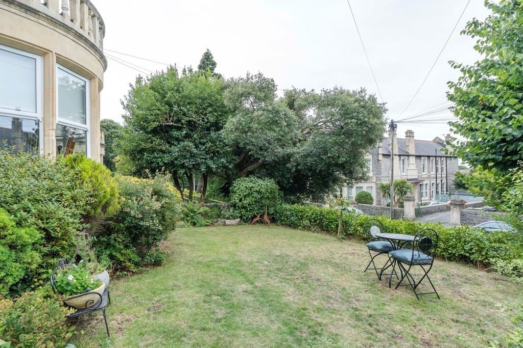 Property photo 2 of 24 Photo 36