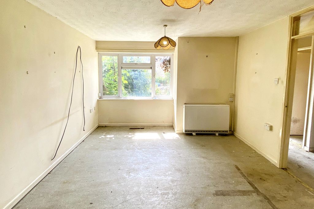 Property photo 3 of 16 14 Silver Street, Kington Langley, Chippenham, Wiltshire, Sn15 5Nu