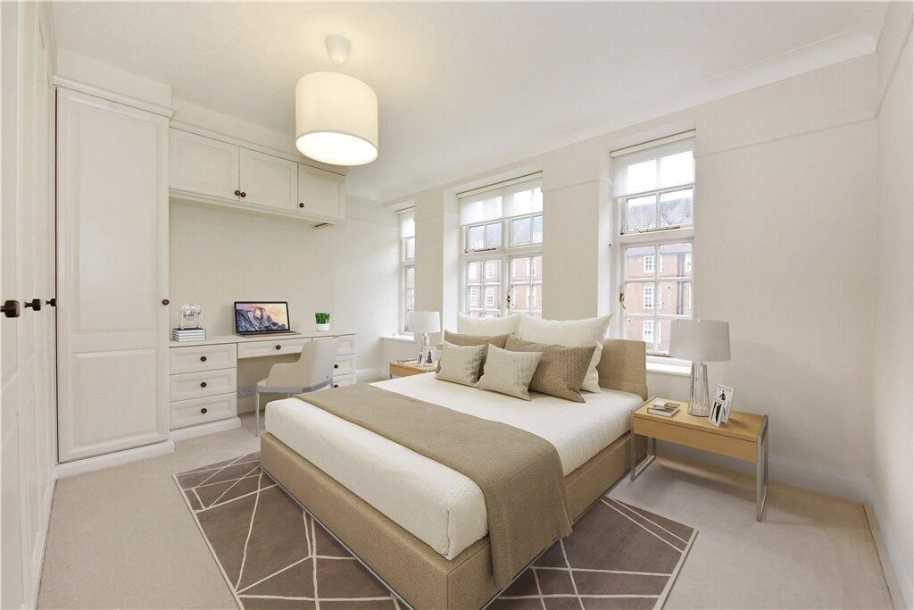 Property photo 2 of 14 Master Bedroom 