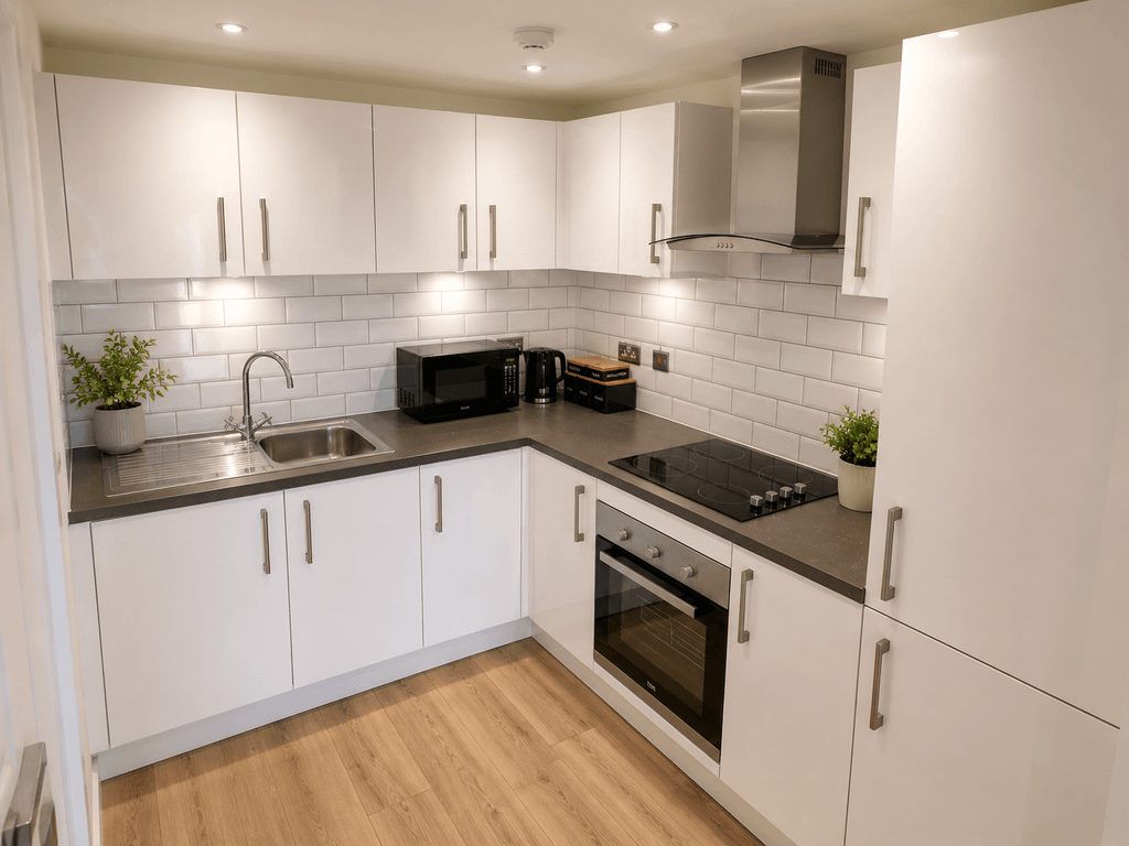 Property photo 2 of 7 Kitchen