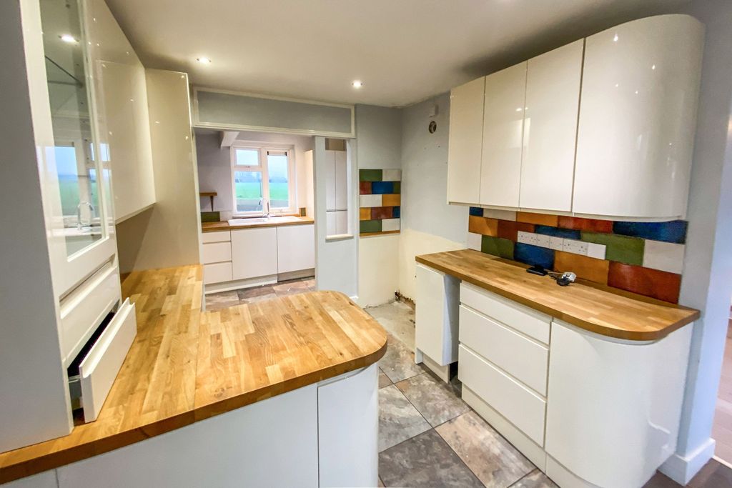 Property photo 3 of 18 13 Newbourne Gardens, Lower Stanton St Quintin, Chippenham, Wiltshire, Sn14 6Bx