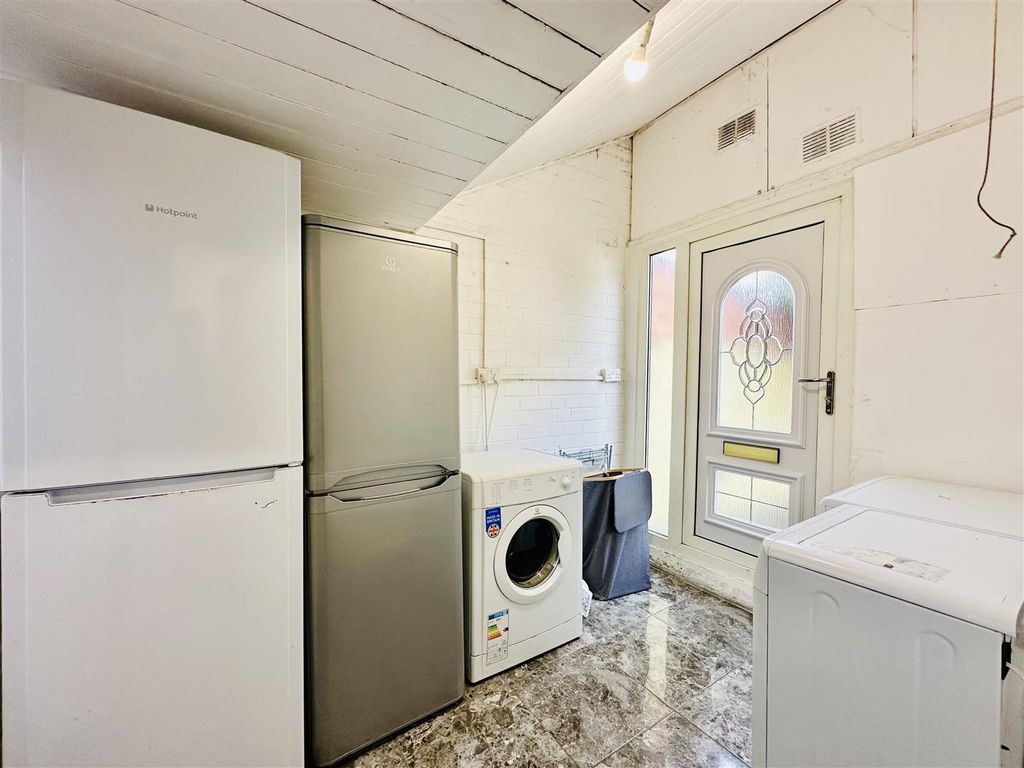 Property photo 3 of 17 Image00039.Jpeg