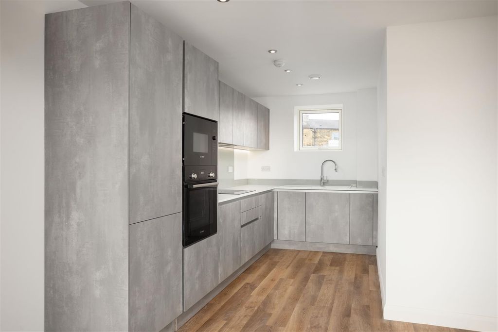 Property photo 3 of 14 00005.Jpg
