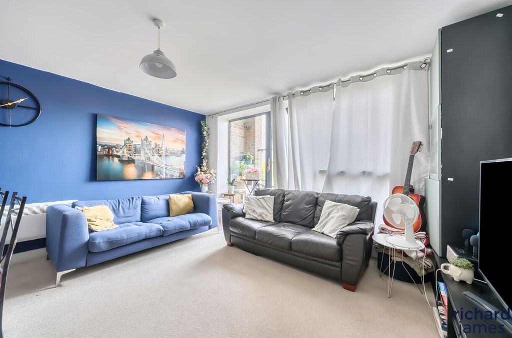 Property photo 2 of 13 d53c2833Edc74913Ae1F2006E2ccc43d