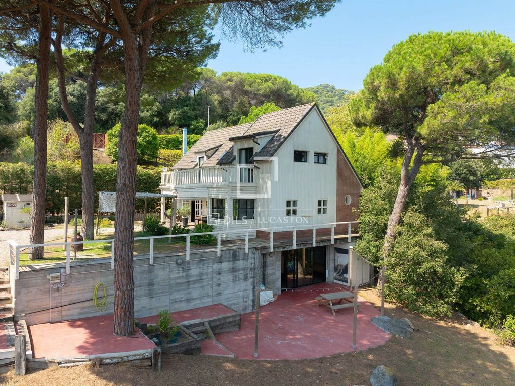 Property photo 2 of 35
